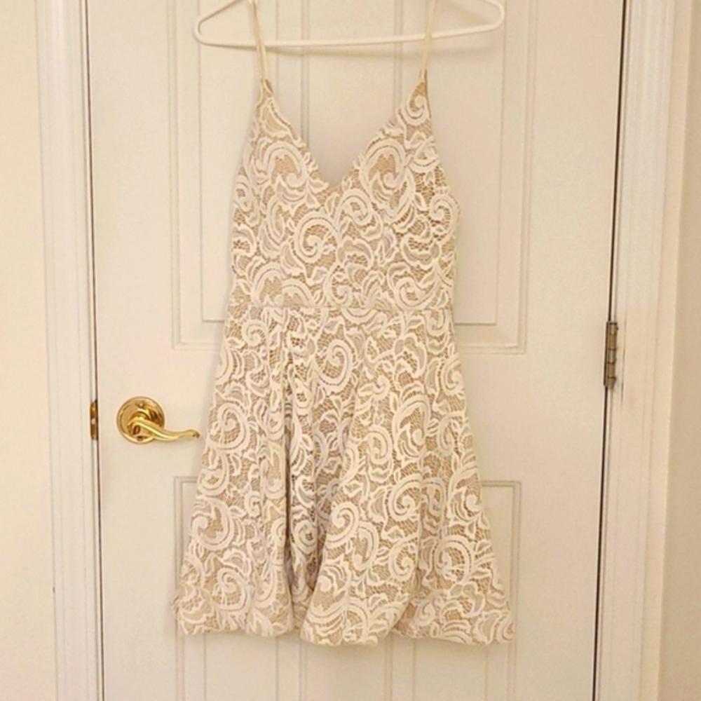Lace mini party dress
